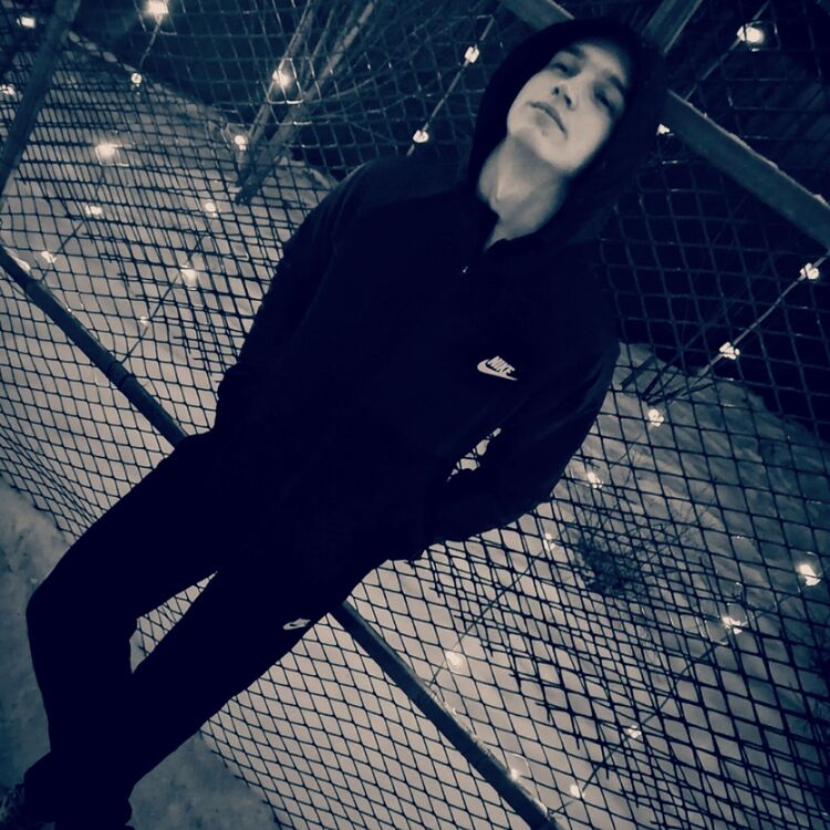  ,   Artyom, 21 ,   ,   , c , 