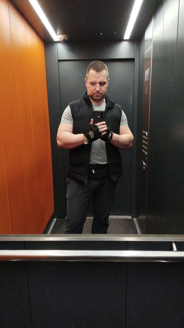  ,   Dima, 44 ,   ,   , c , 
