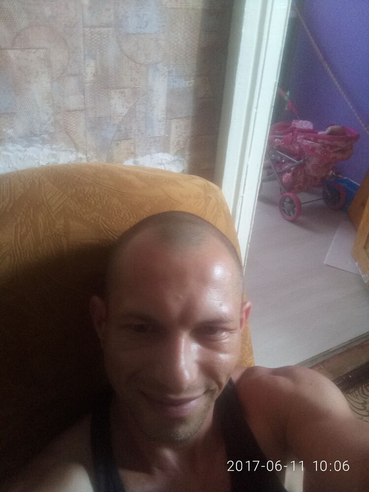  9675155  Kot, 42 ,     