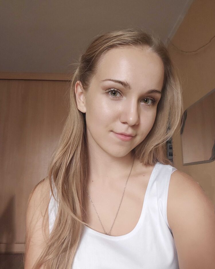  29980635  Anna, 23 ,    