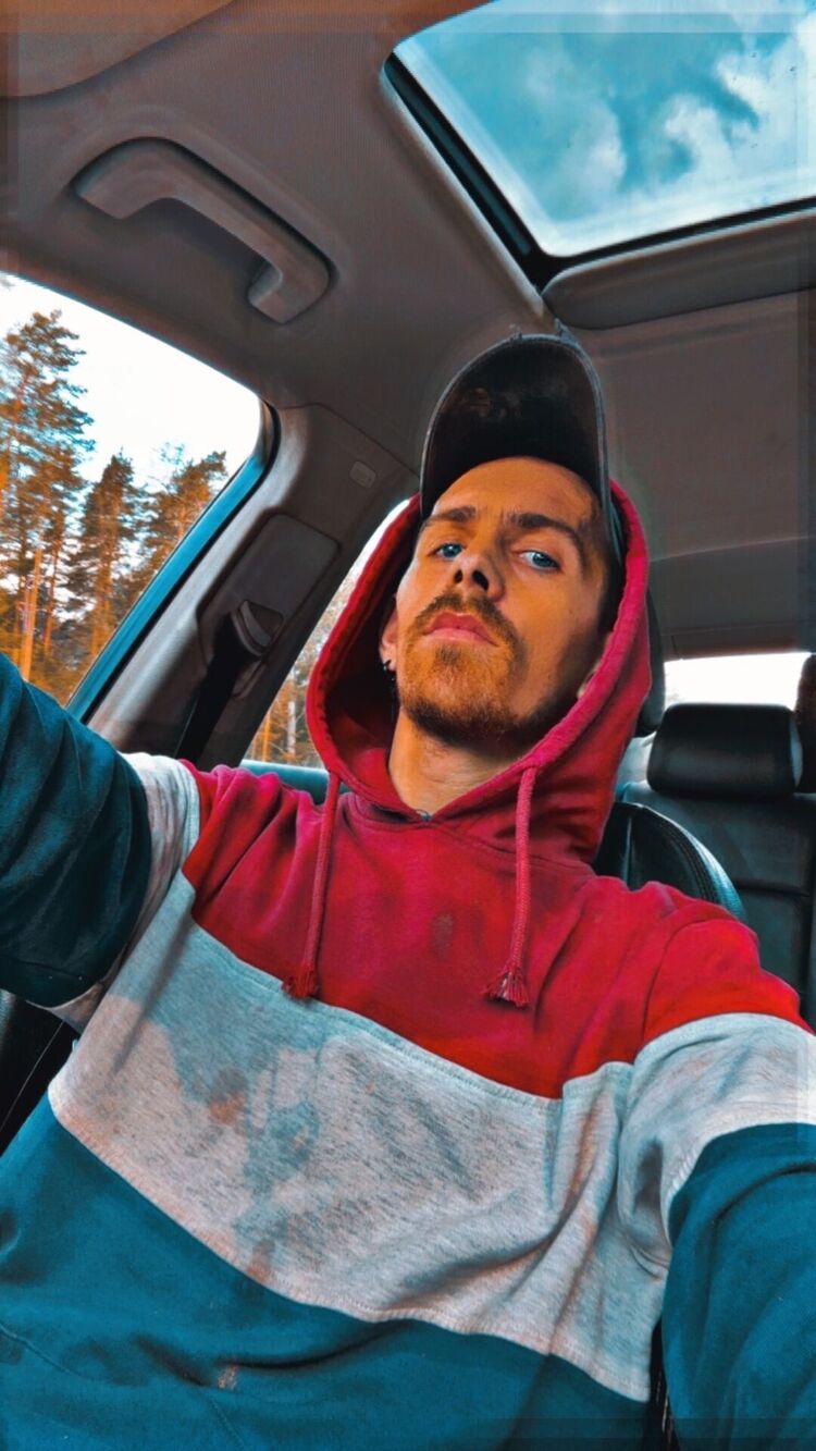  53407565  Edvard, 29 ,    