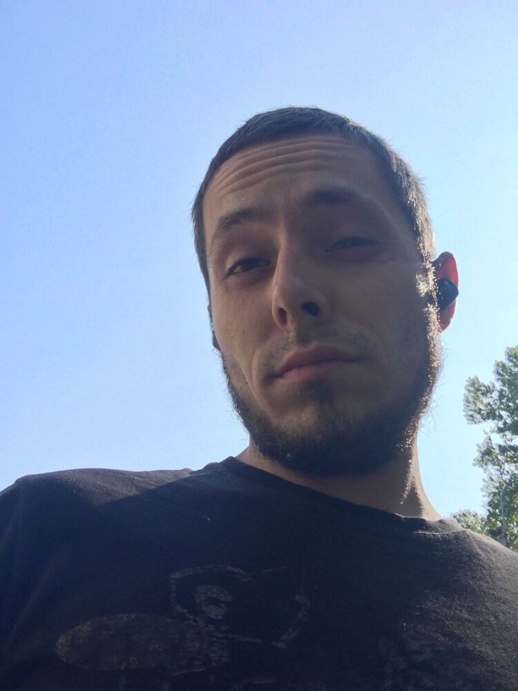  51848885  , 28 ,    -