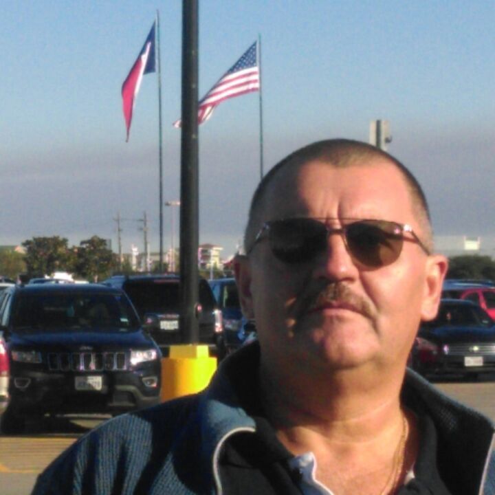  52493265  Anatoli, 55 ,    