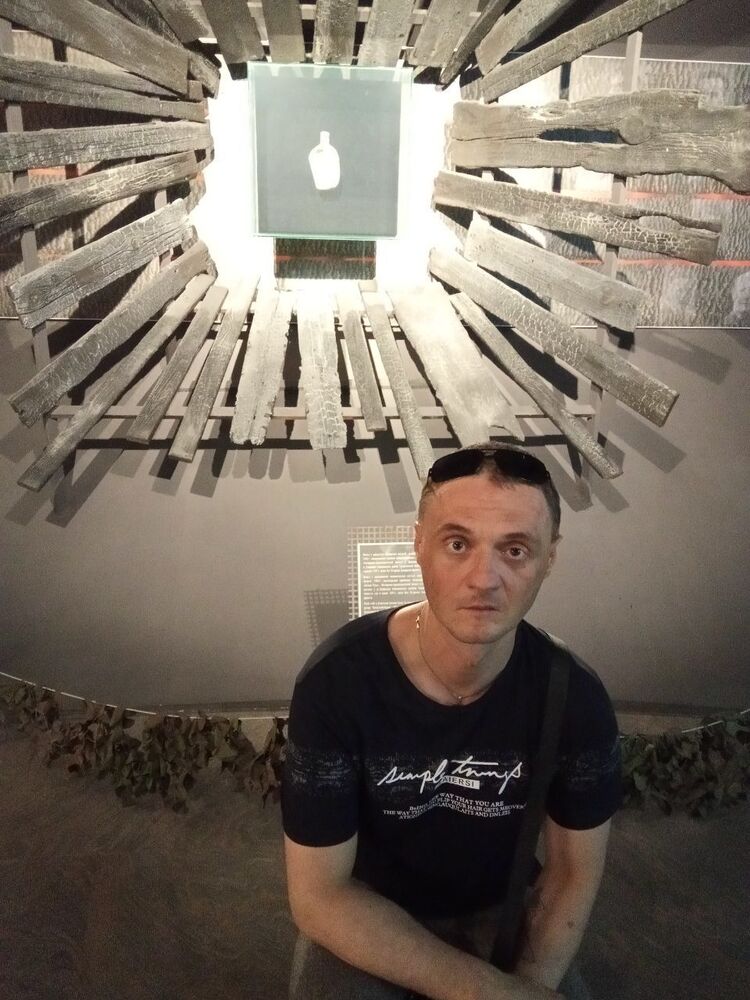  28033485  , 40 ,    