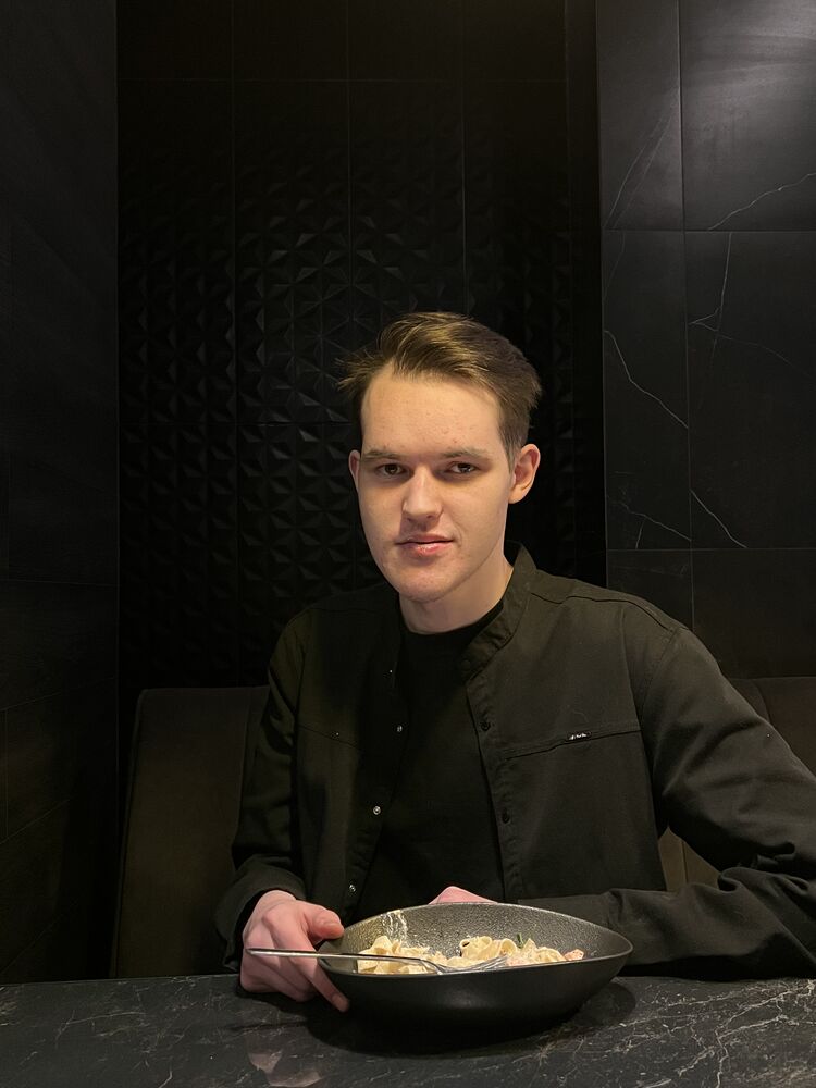  ,   Artem, 23 ,  