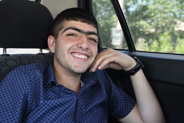  ,   Armen, 32 ,   ,   , c 