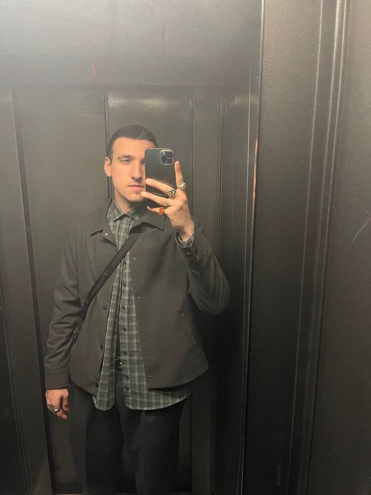  28421015  , 22 ,    -