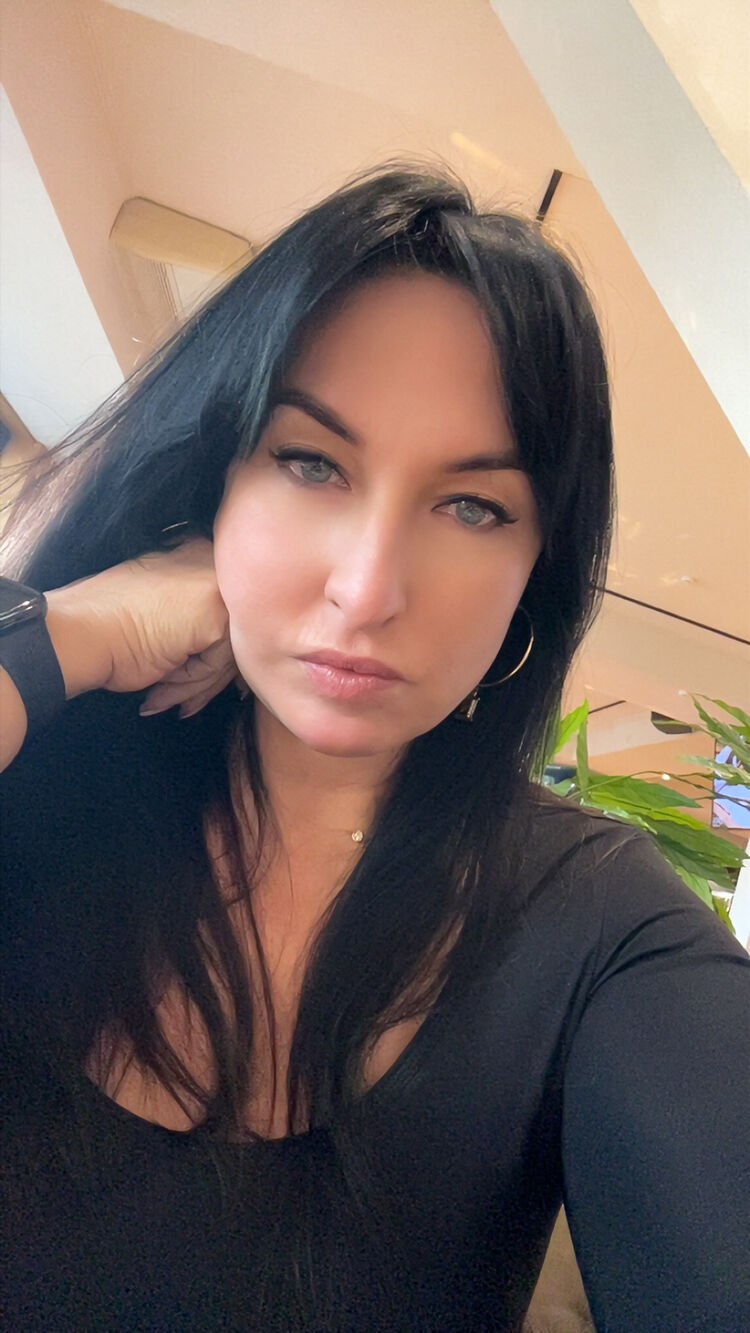  ,   Elena, 50 ,     , c 