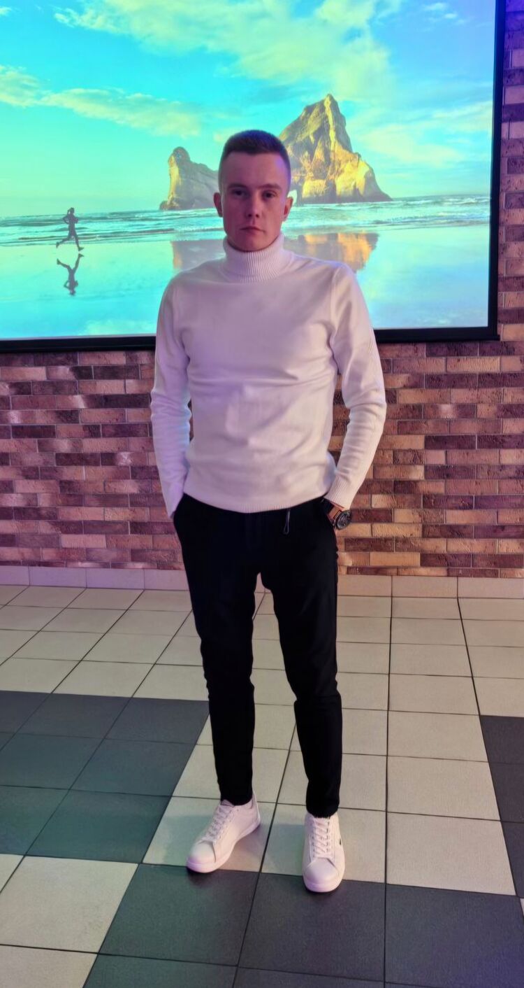  49428345  Daniil, 31 ,    