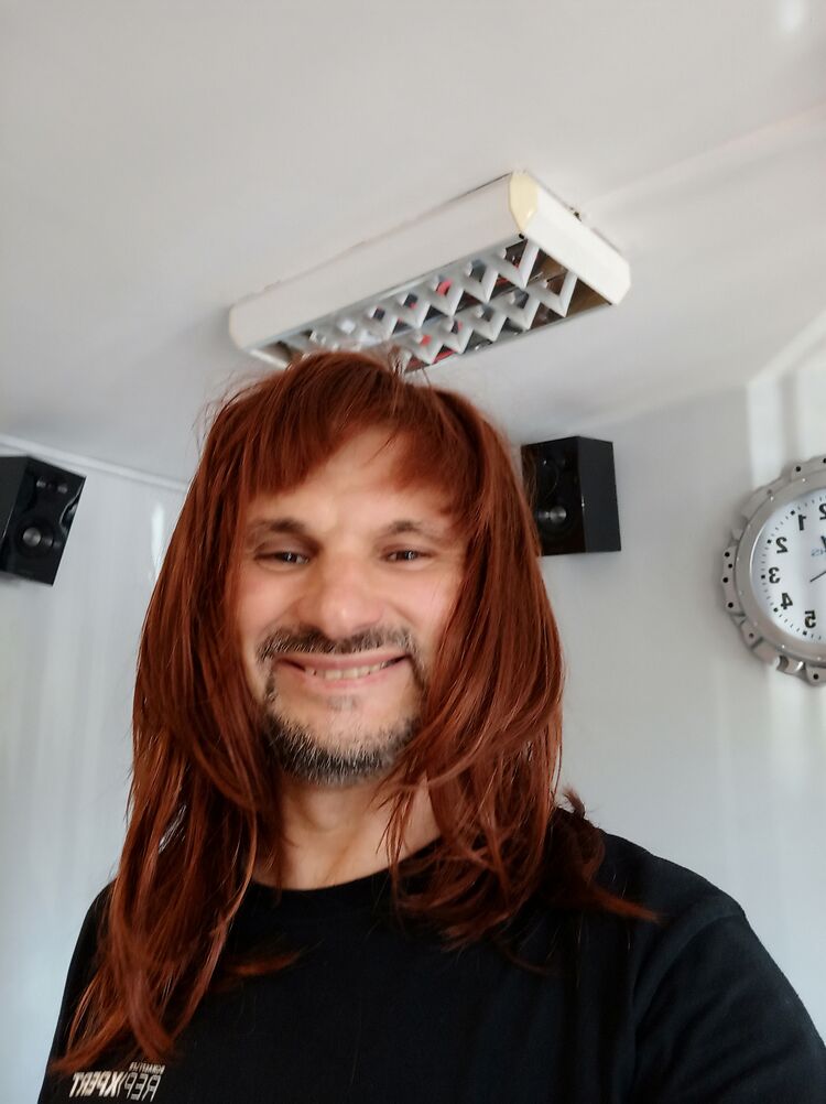  33819085  Andreas, 42 ,    