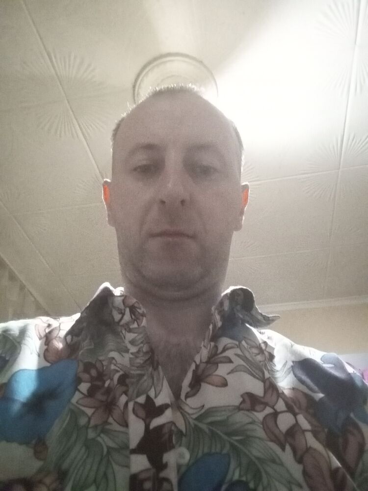 45337855  Anatoli, 41 ,    