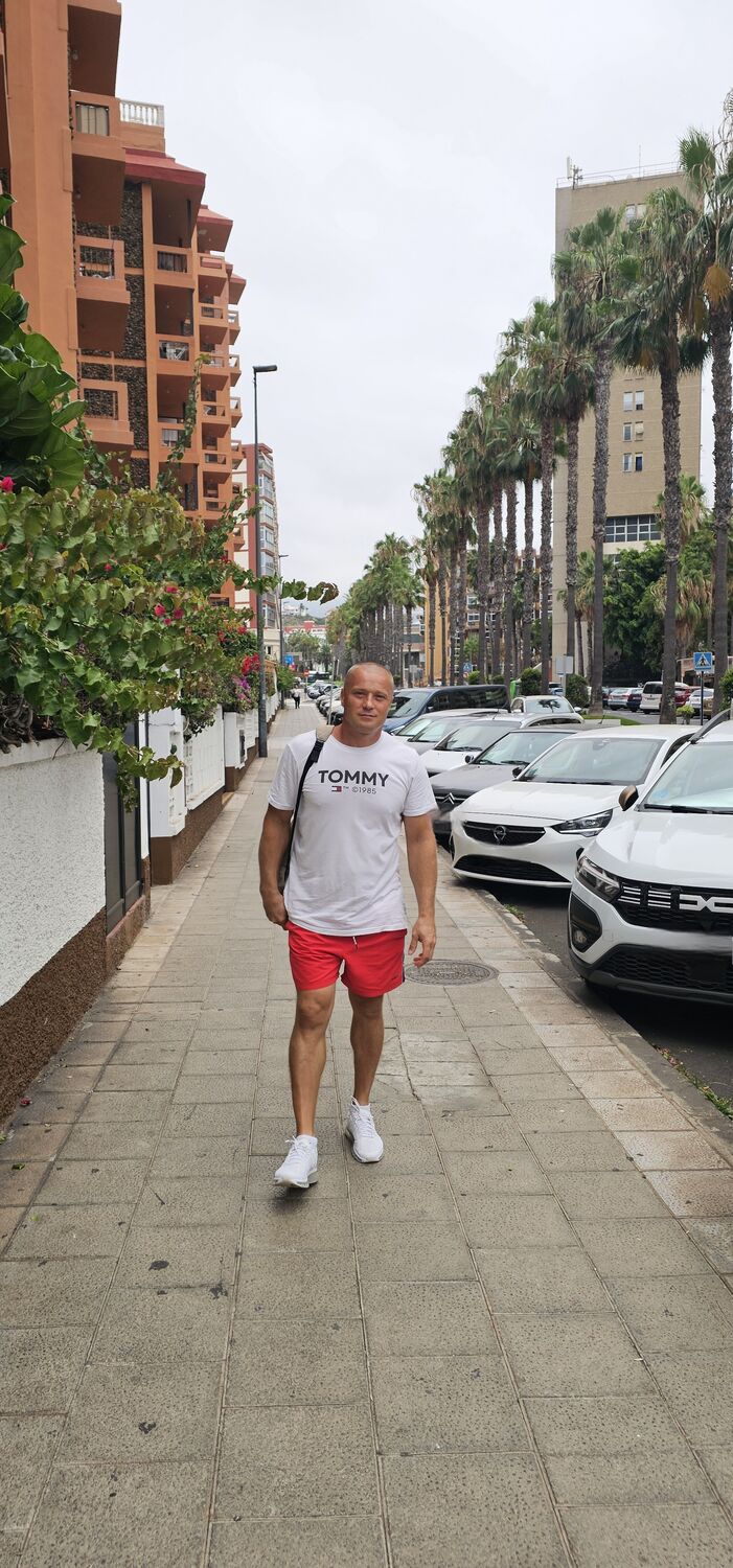  Santa Cruz de Tenerife,   , 42 ,     , c , 