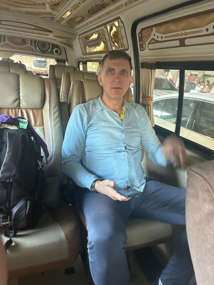  Mandaue City,   Dmitriy, 46 ,   ,   