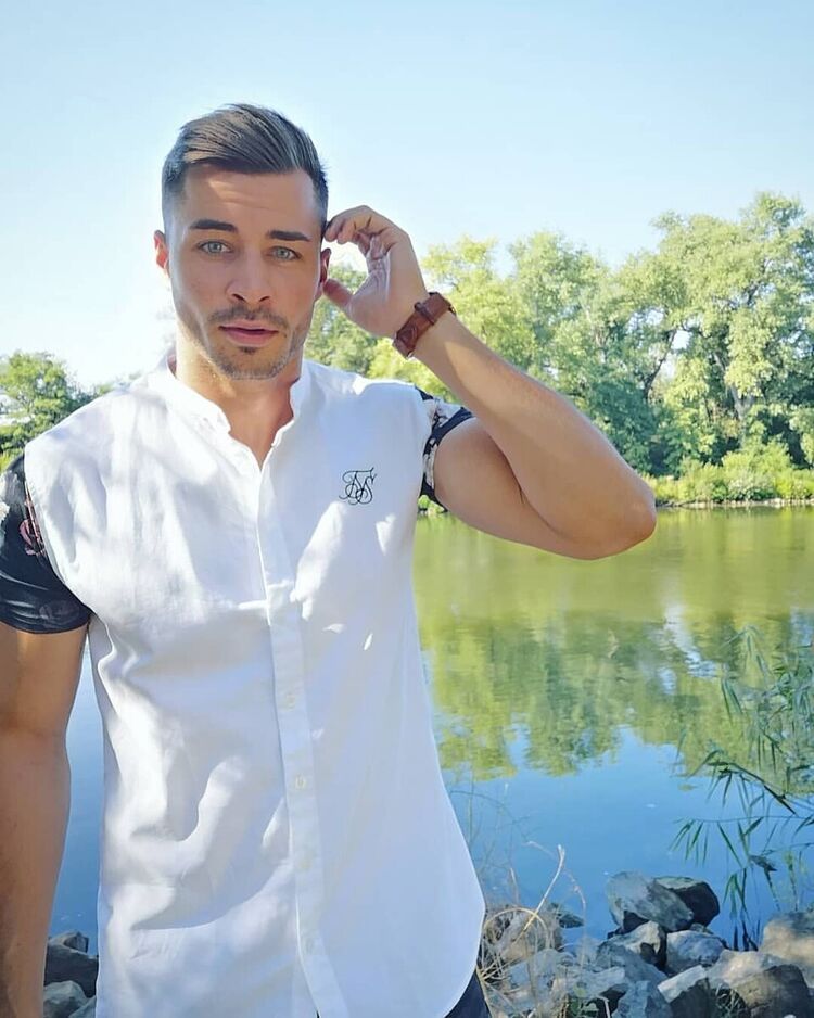  ,   Zarouali, 35 ,   ,   , c 