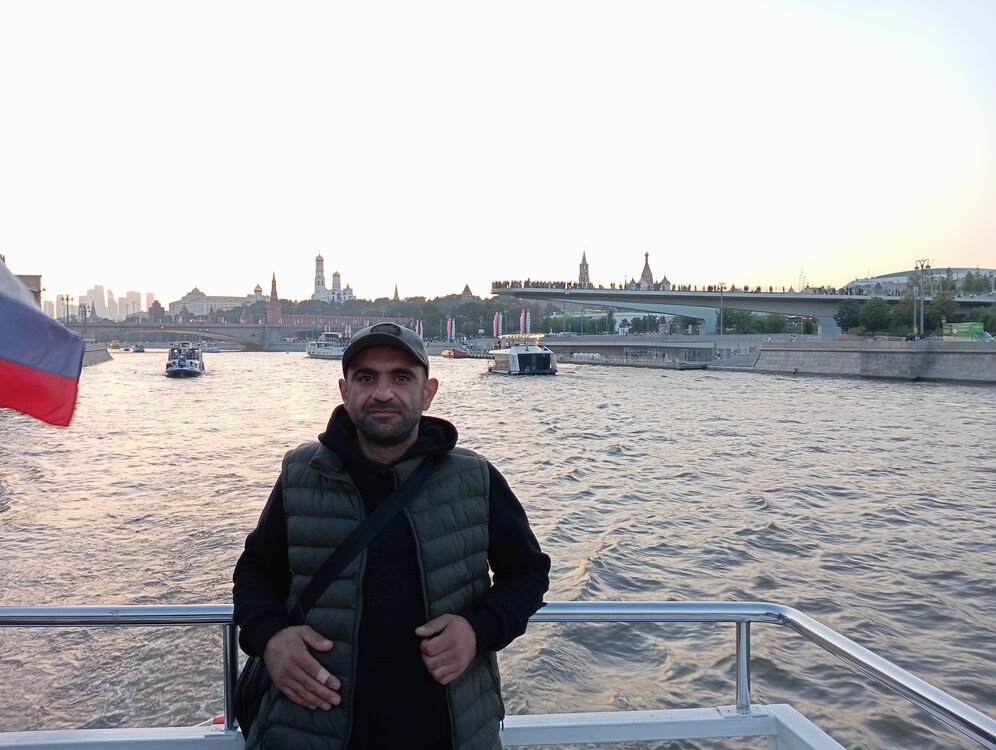  40021085  Armen, 41 ,    
