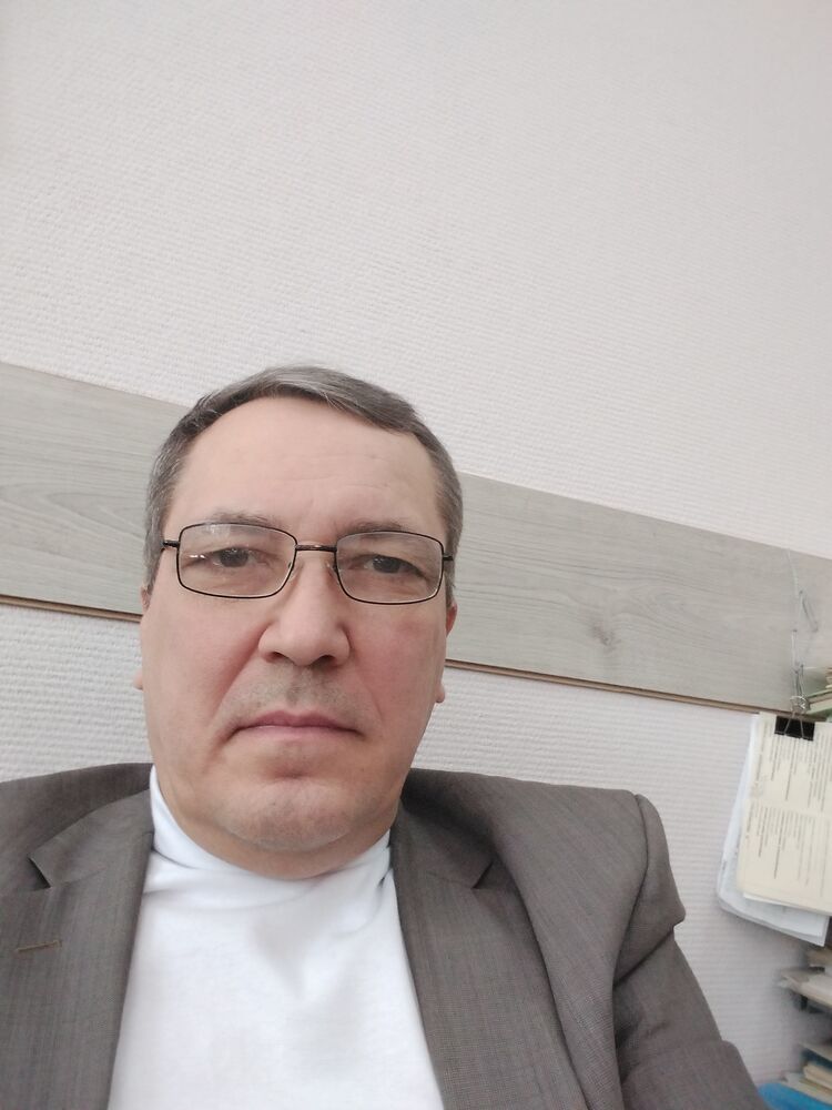  50165455  Konstantin, 52 ,    