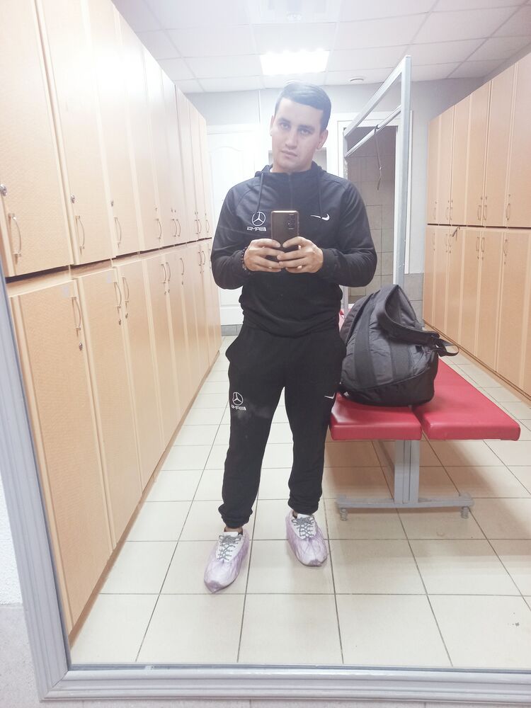  30715865  , 27 ,    