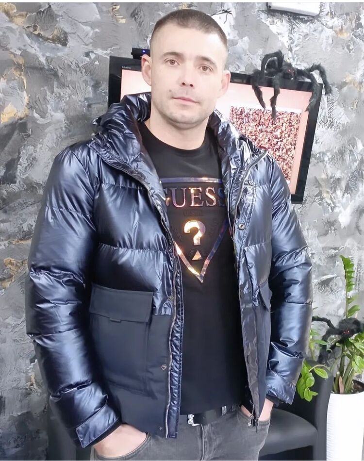  ,   Vadim, 37 ,   ,   