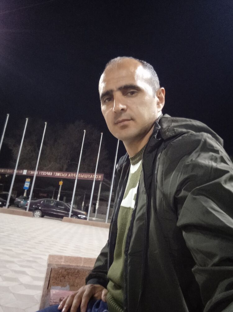  ,   Hurik, 42 ,   ,   