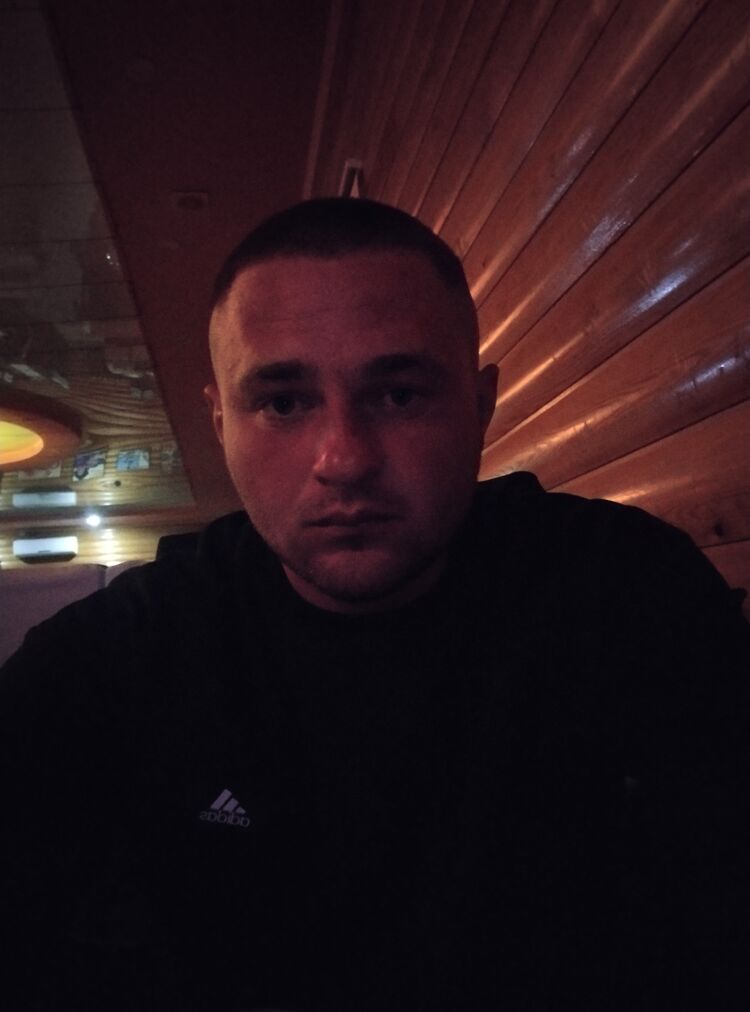  ,   Artyom, 27 ,   ,   