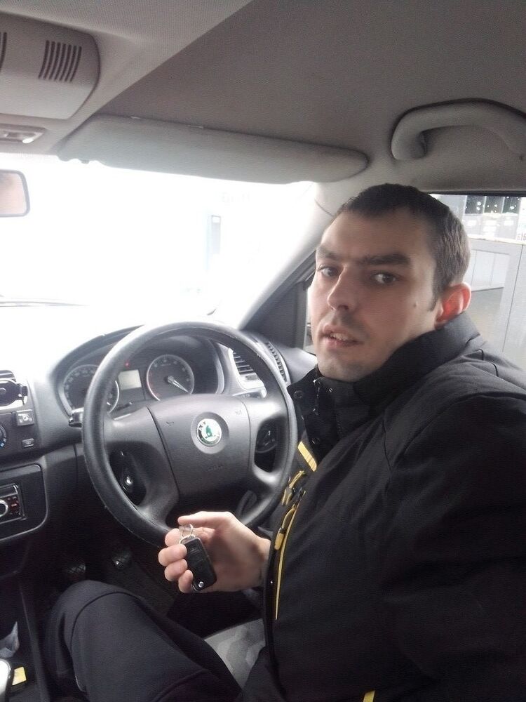  19139345  Vlabislav, 35 ,    