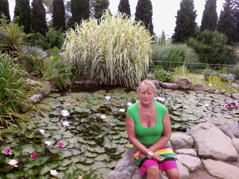  18927965  Larisa, 70 ,    