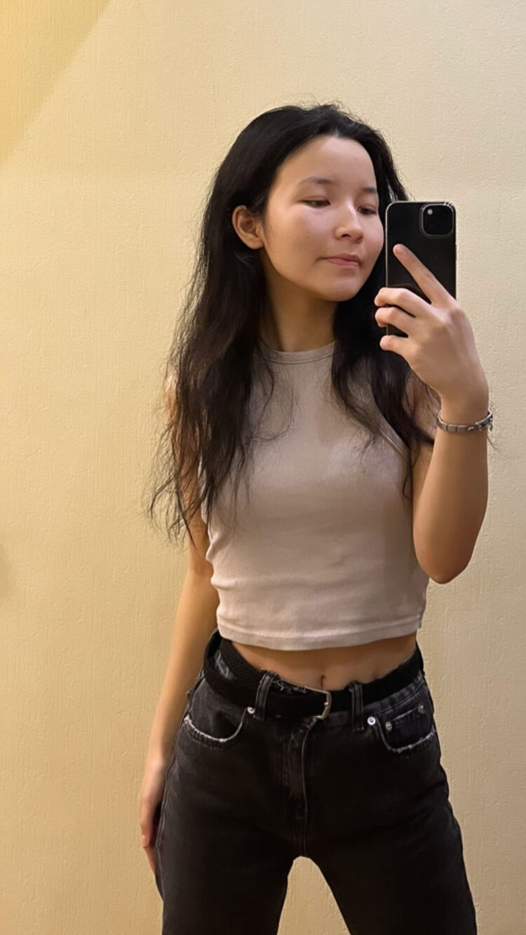  ,   Leila, 24 ,   ,   , c 