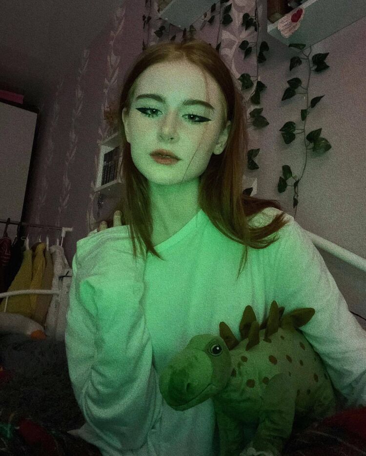  ,   Alina, 22 ,   ,   