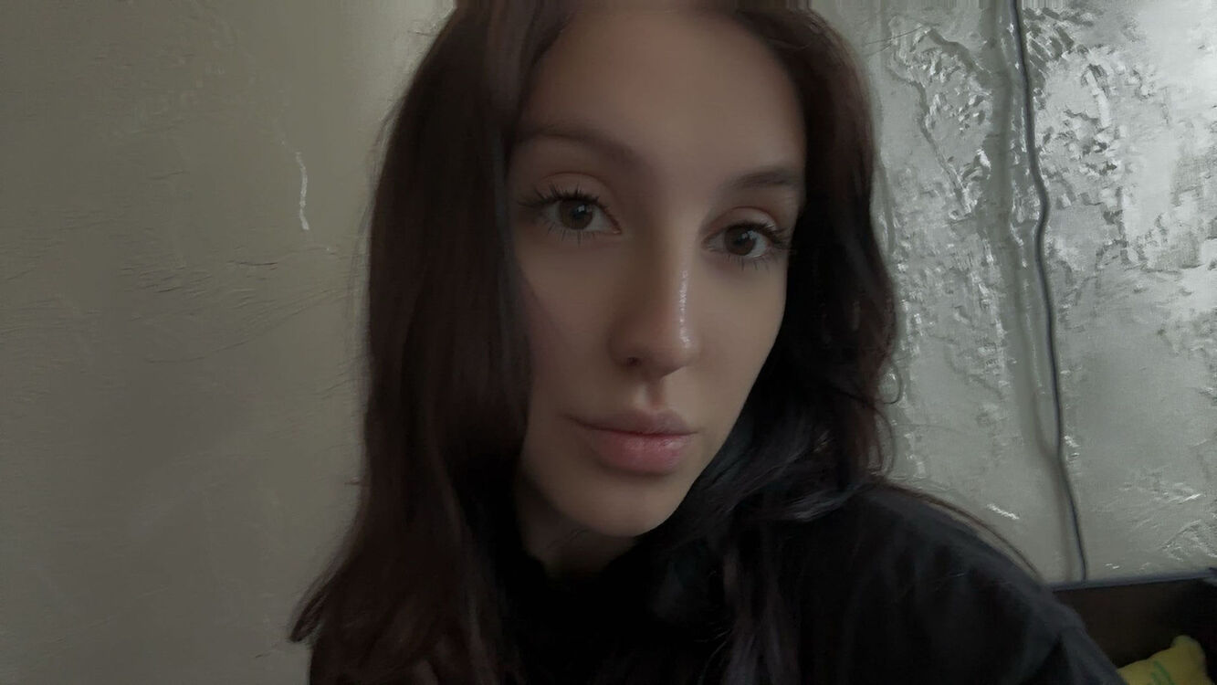  51532515  Anastasia, 23 ,    