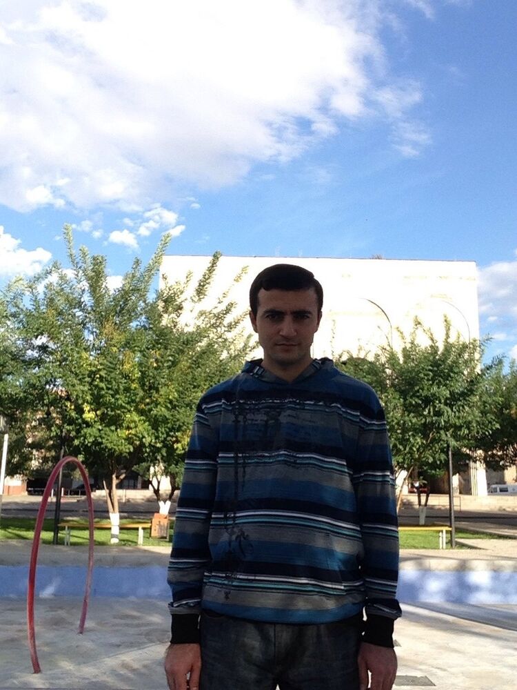  ,   Artur, 39 ,   