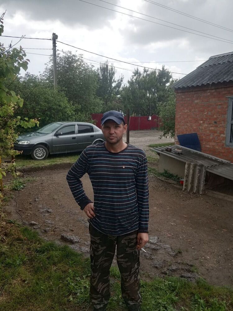  ,   Anton, 37 ,   ,   , c 