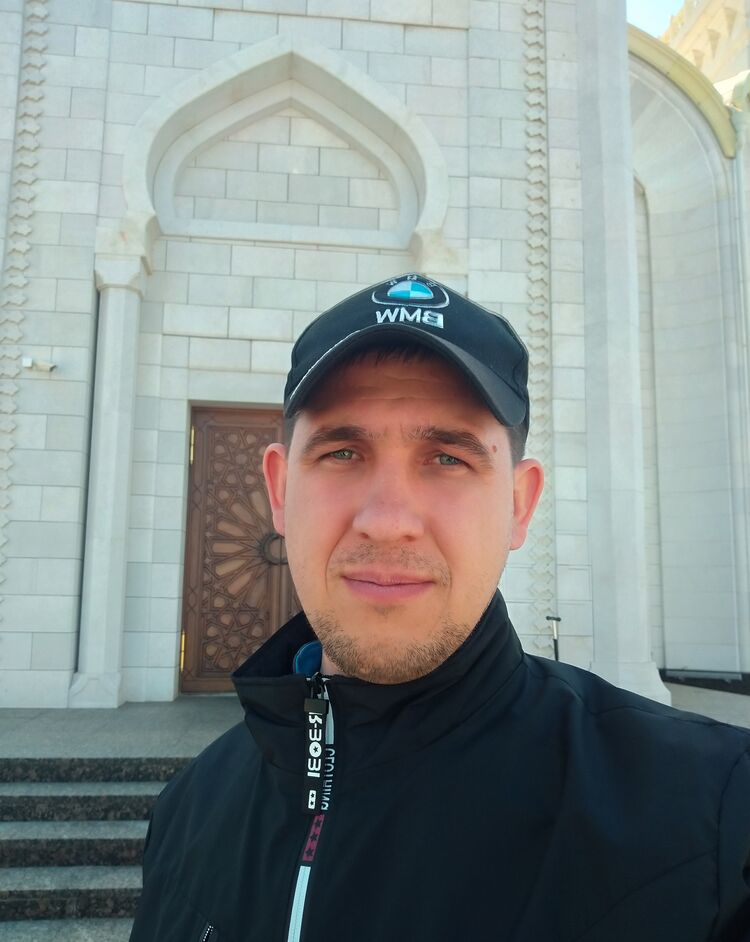  ,   Aleks, 39 ,   ,   