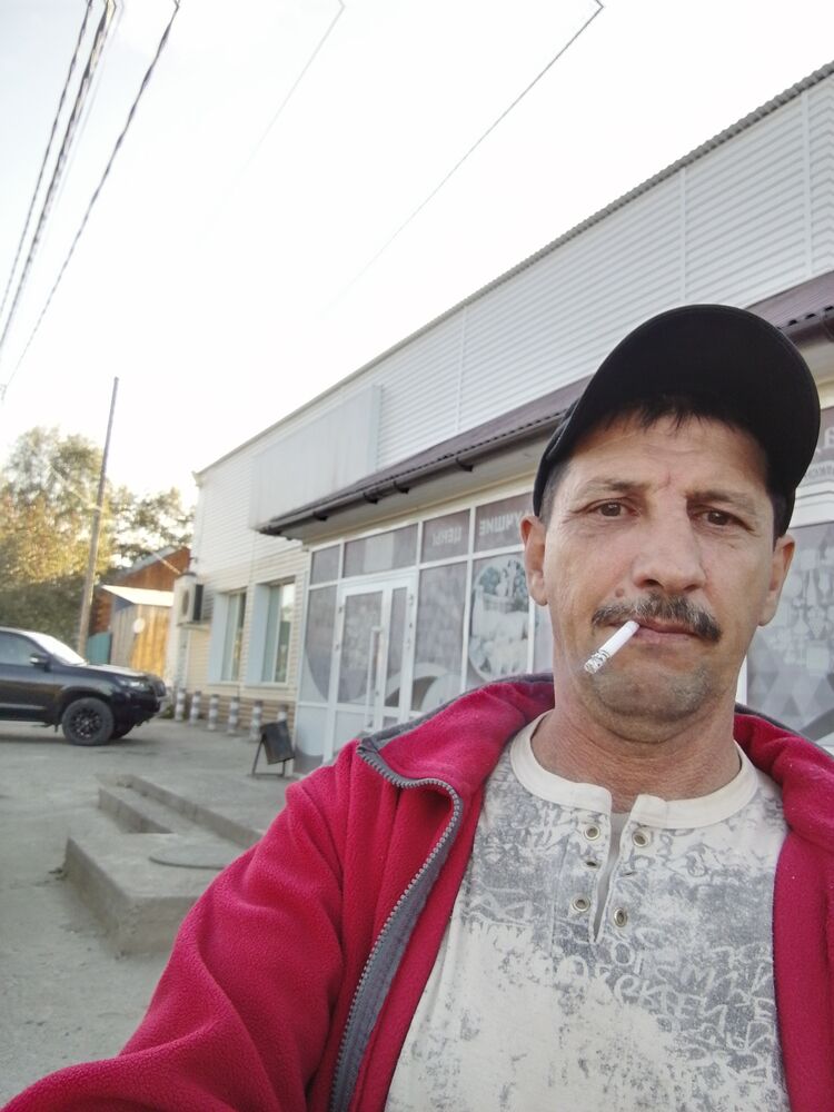  39851885  Valeri, 54 ,    