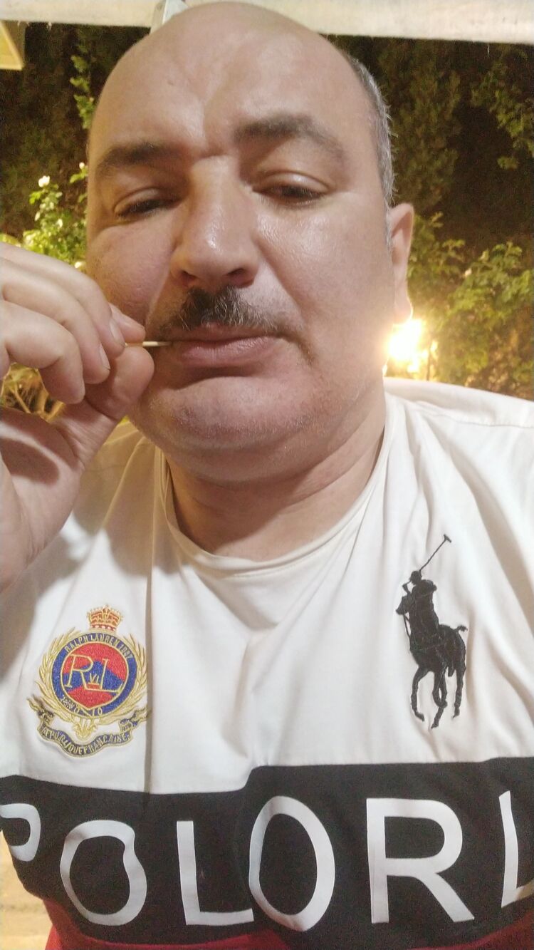  43861835  Ceyhun, 48 ,    