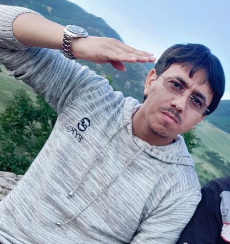  52802675  Adnan, 31 ,    