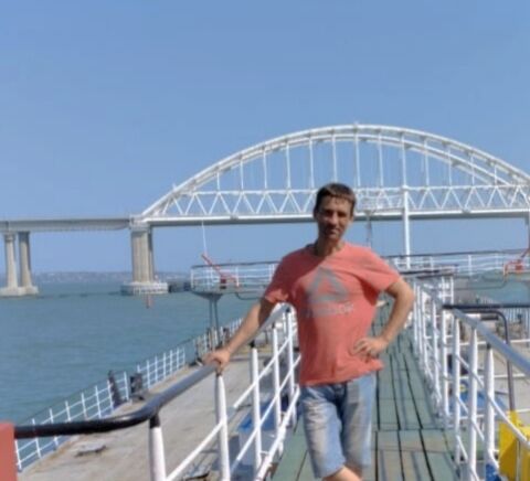  ,   Maxim, 40 ,     , c 