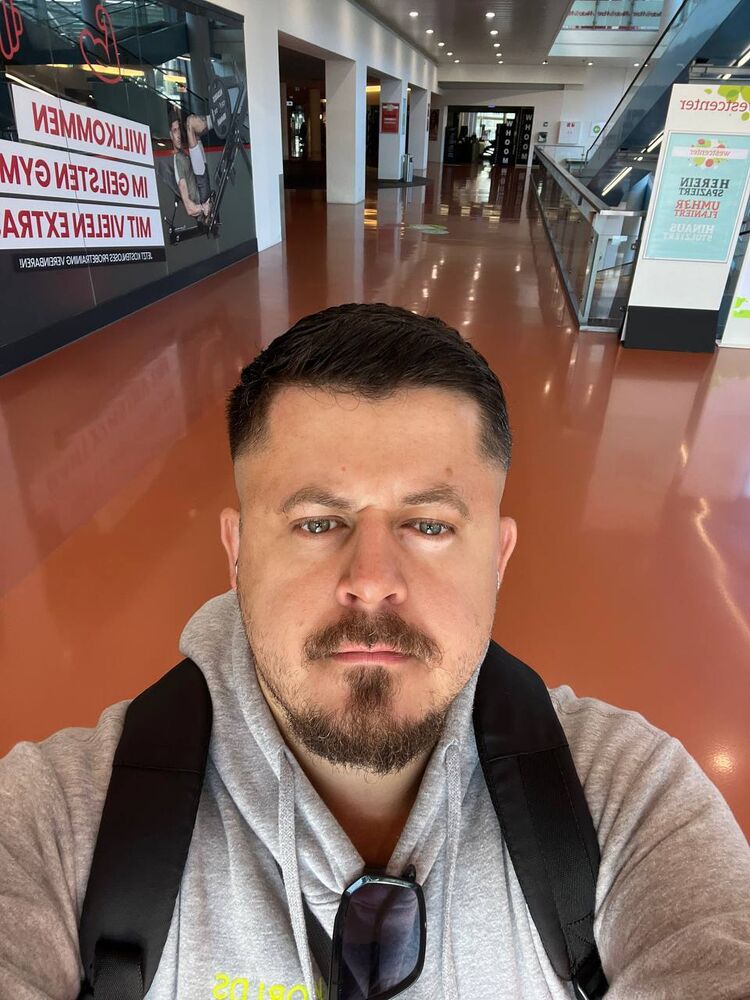  52982605  Lexa, 38 ,    