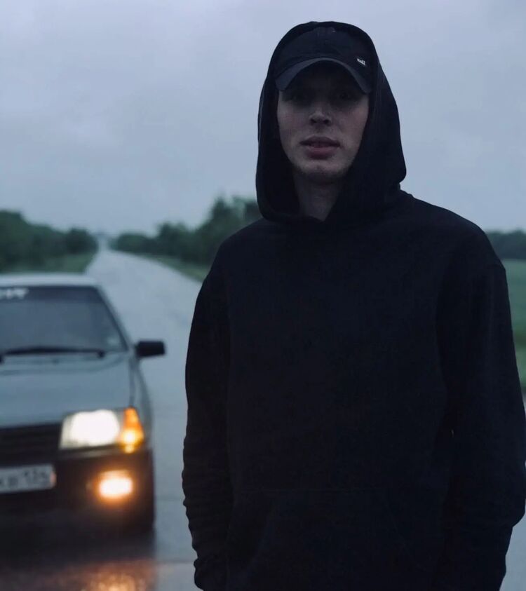  26233345  Stepan, 29 ,    