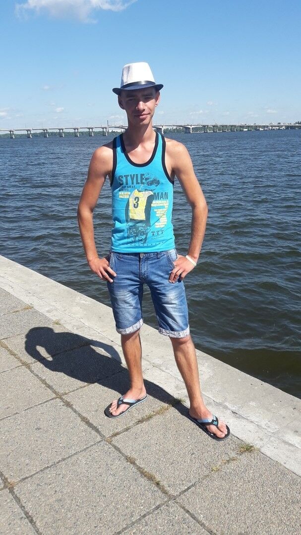  10565905  Dima, 28 ,     