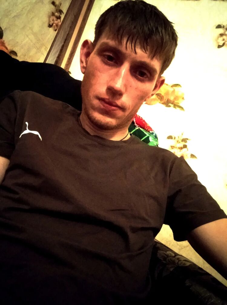  40134235  Nikolai, 29 ,    