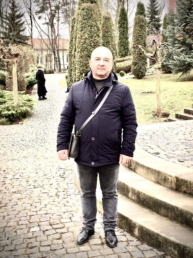  ,   Petru, 52 ,   ,   , c 
