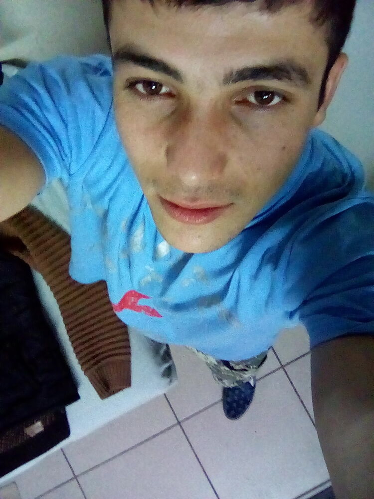 10871655  Alek, 31 ,    
