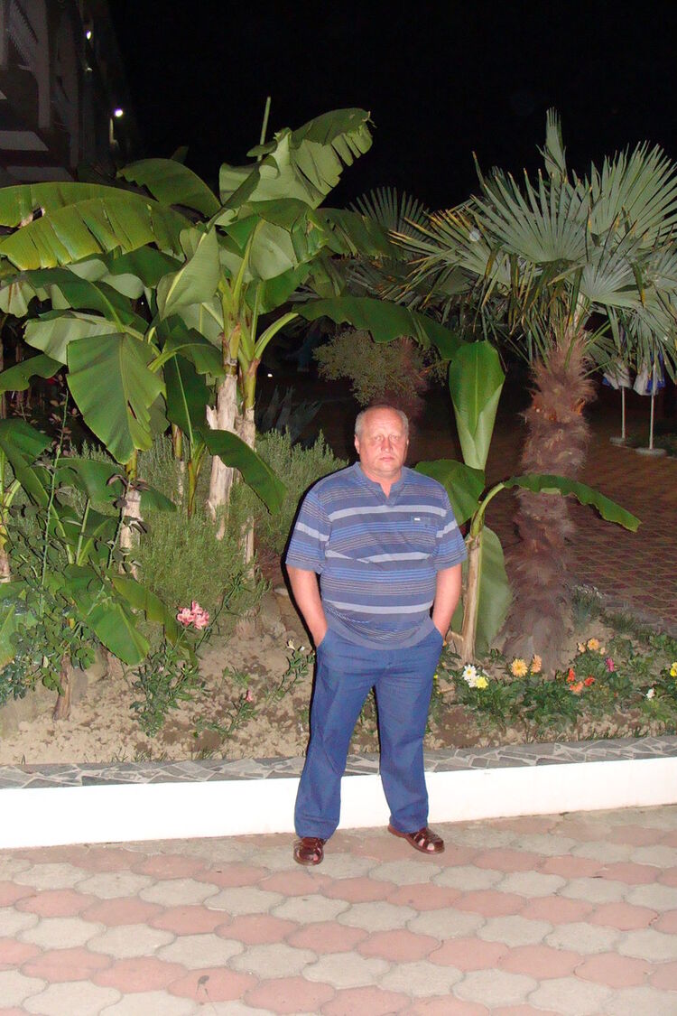  7532635  Sergei, 59 ,    