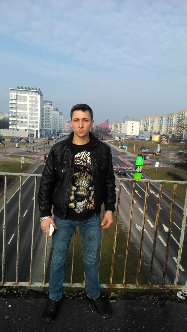  30163185  Nikolaj, 31 ,    