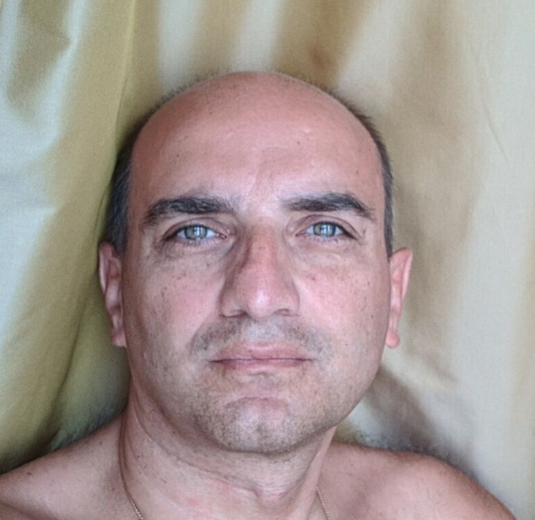  42154025  Lasha, 37 ,    