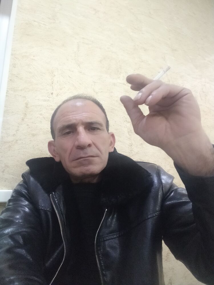  49085335  Manuk, 44 ,    