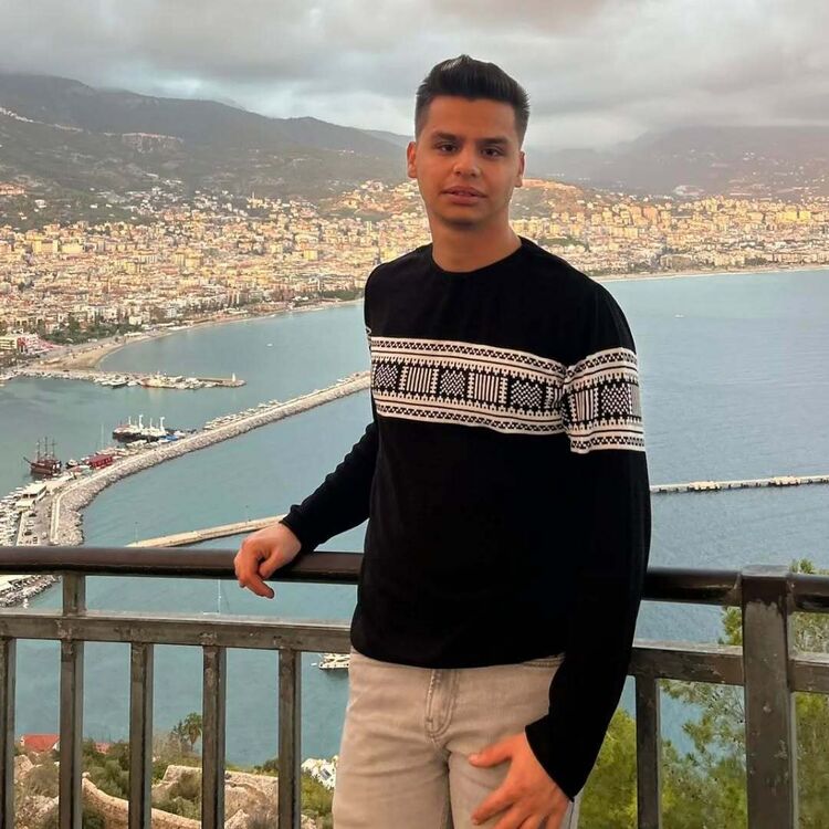 ���� 55451815 ����� Levi, 25 ���, ���� ���������� � Alanya