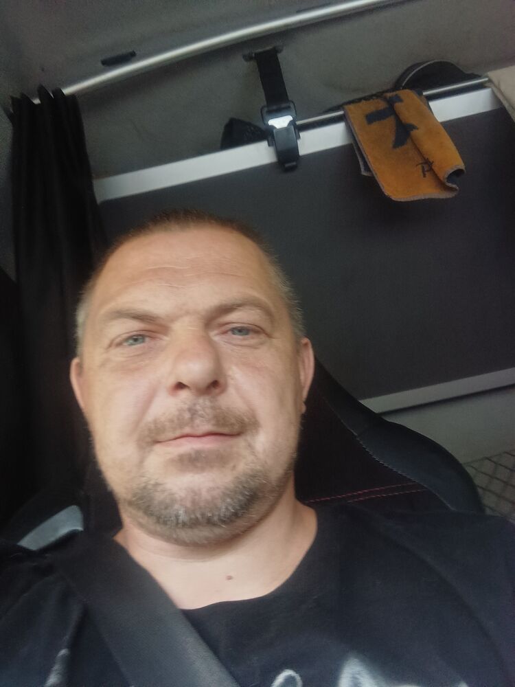  48671025  Slava, 42 ,    