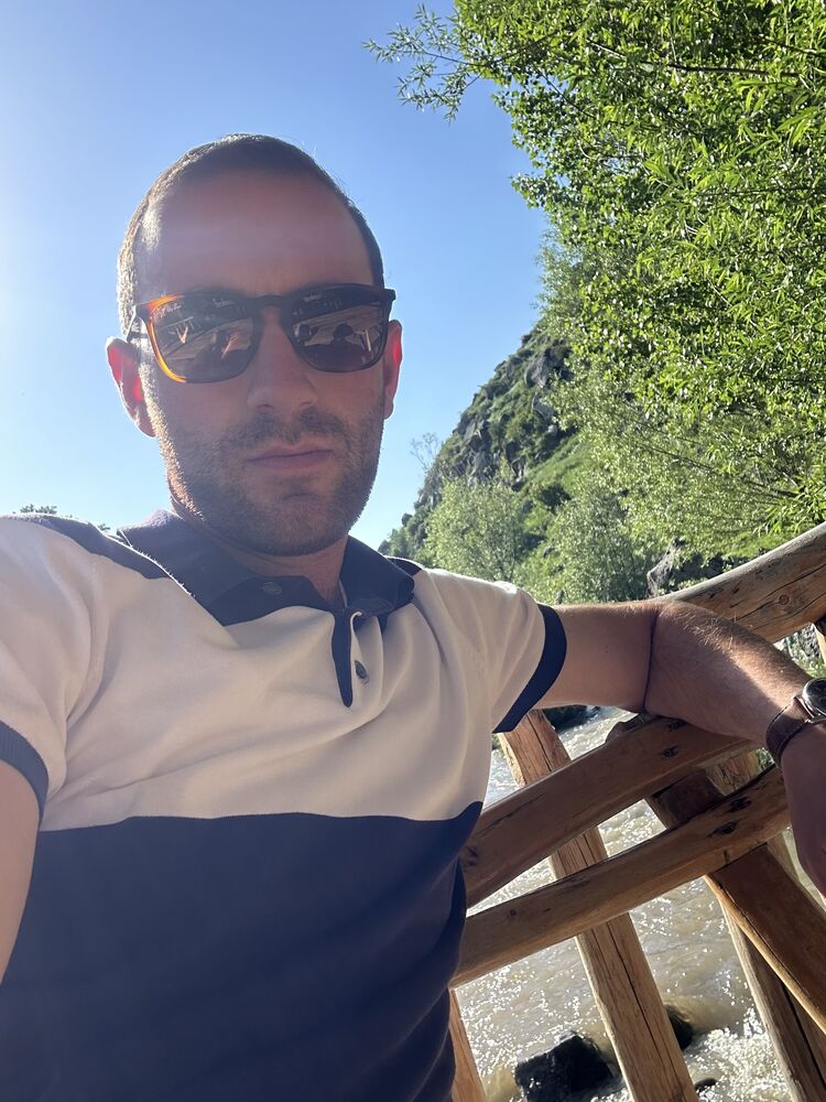  54118205  Karo, 28 ,    