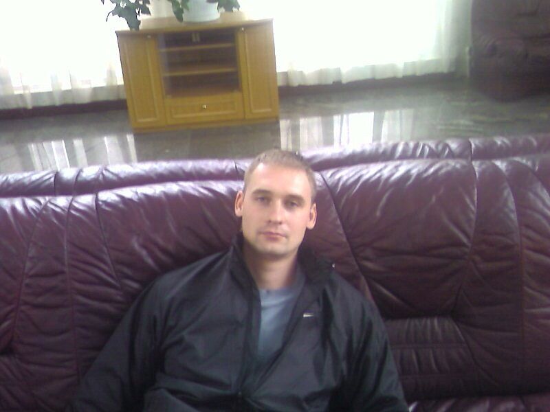  39536135  Dima, 41 ,    
